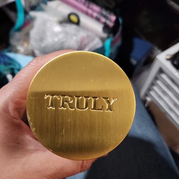 TRULY Vanilla Baby Shimmer Body Butter - Picture 1 of 2
